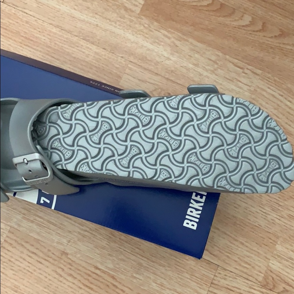 Birkenstock’s - Picture 4 of 4